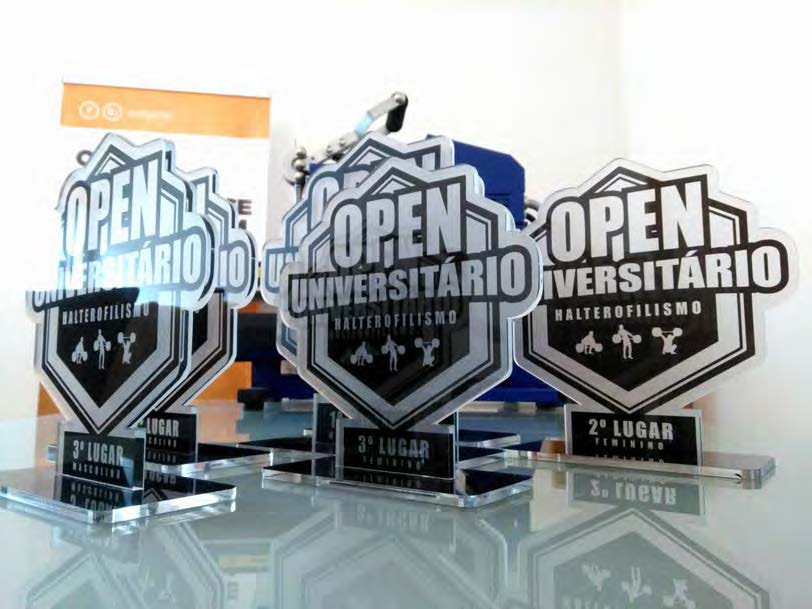 Troféus em acrílico com corte laser